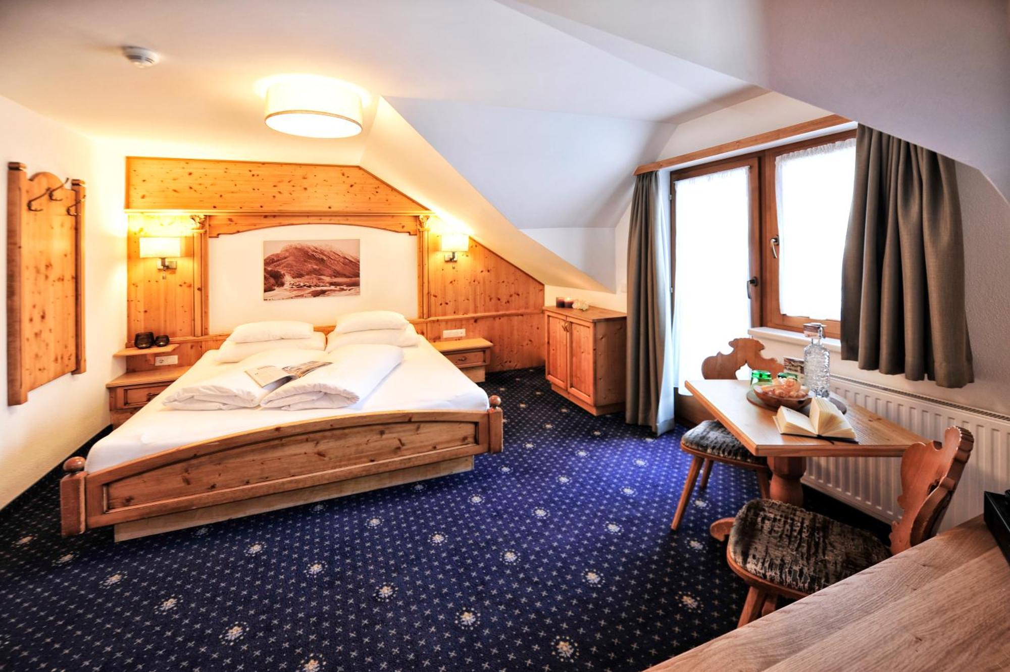 Hotel Garni Bellevue Ischgl Bagian luar foto