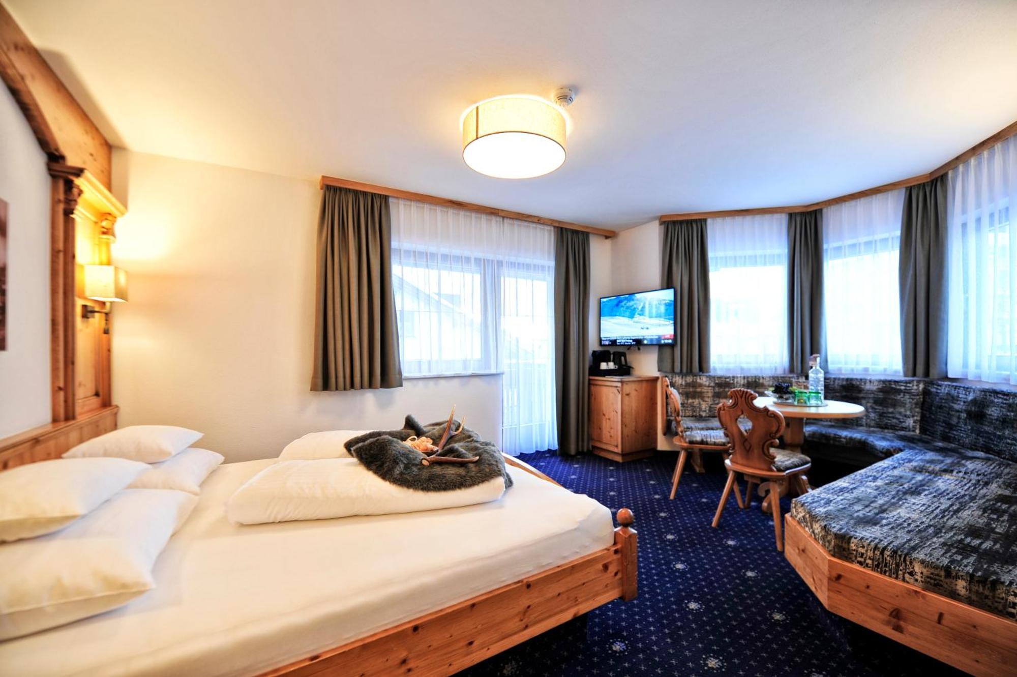 Hotel Garni Bellevue Ischgl Bagian luar foto