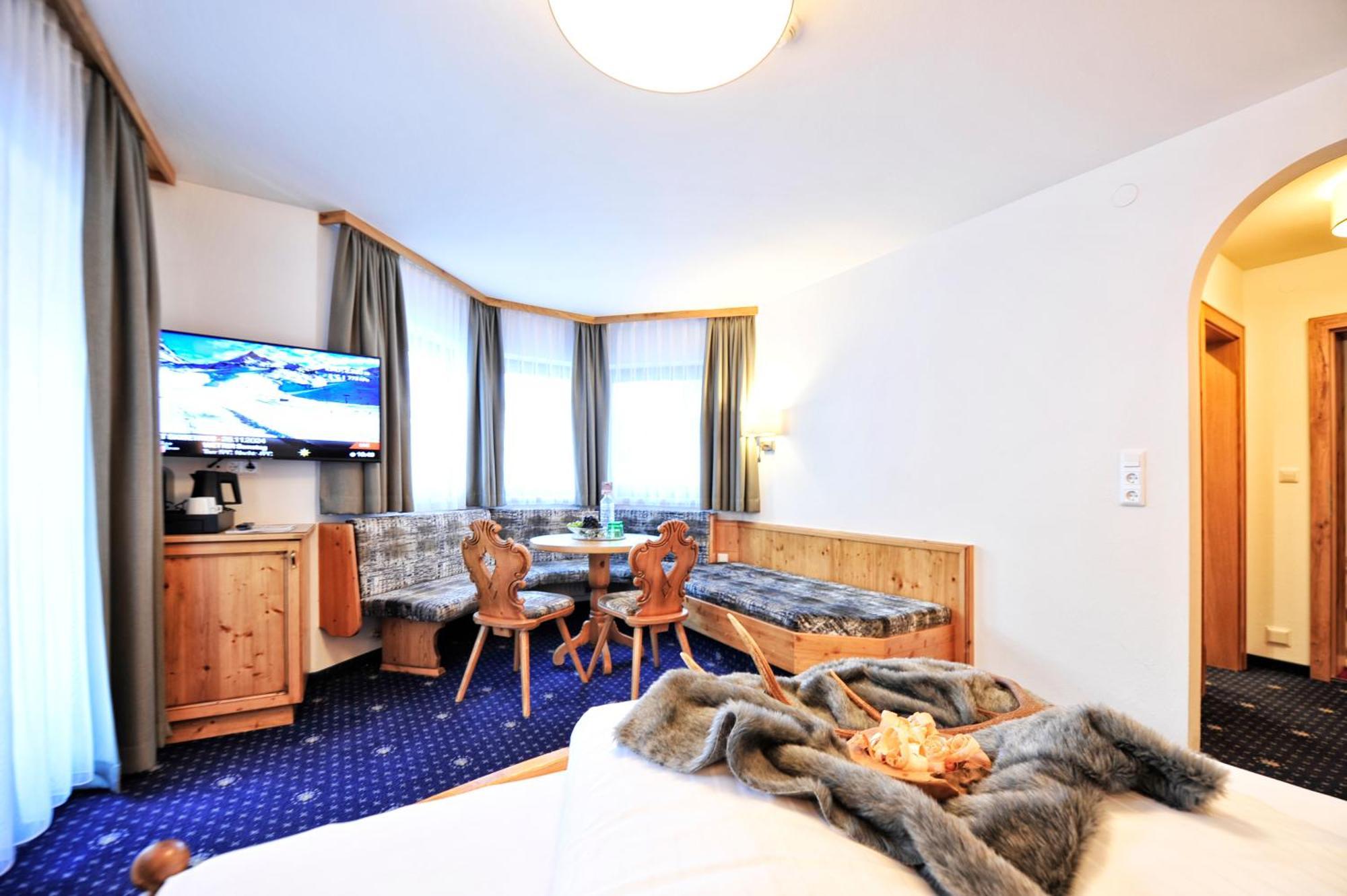 Hotel Garni Bellevue Ischgl Bagian luar foto