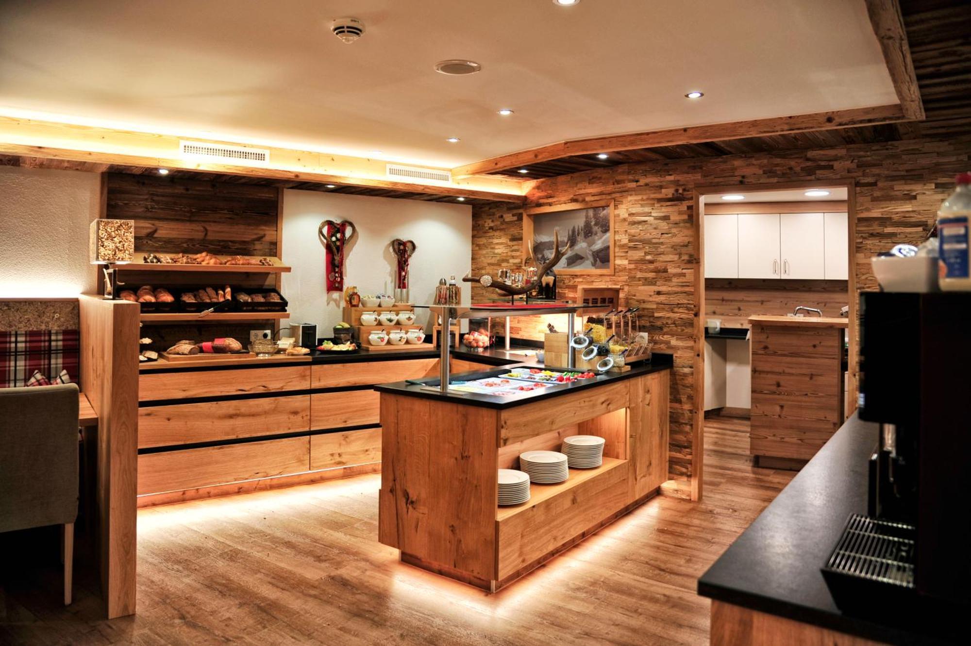 Hotel Garni Bellevue Ischgl Bagian luar foto